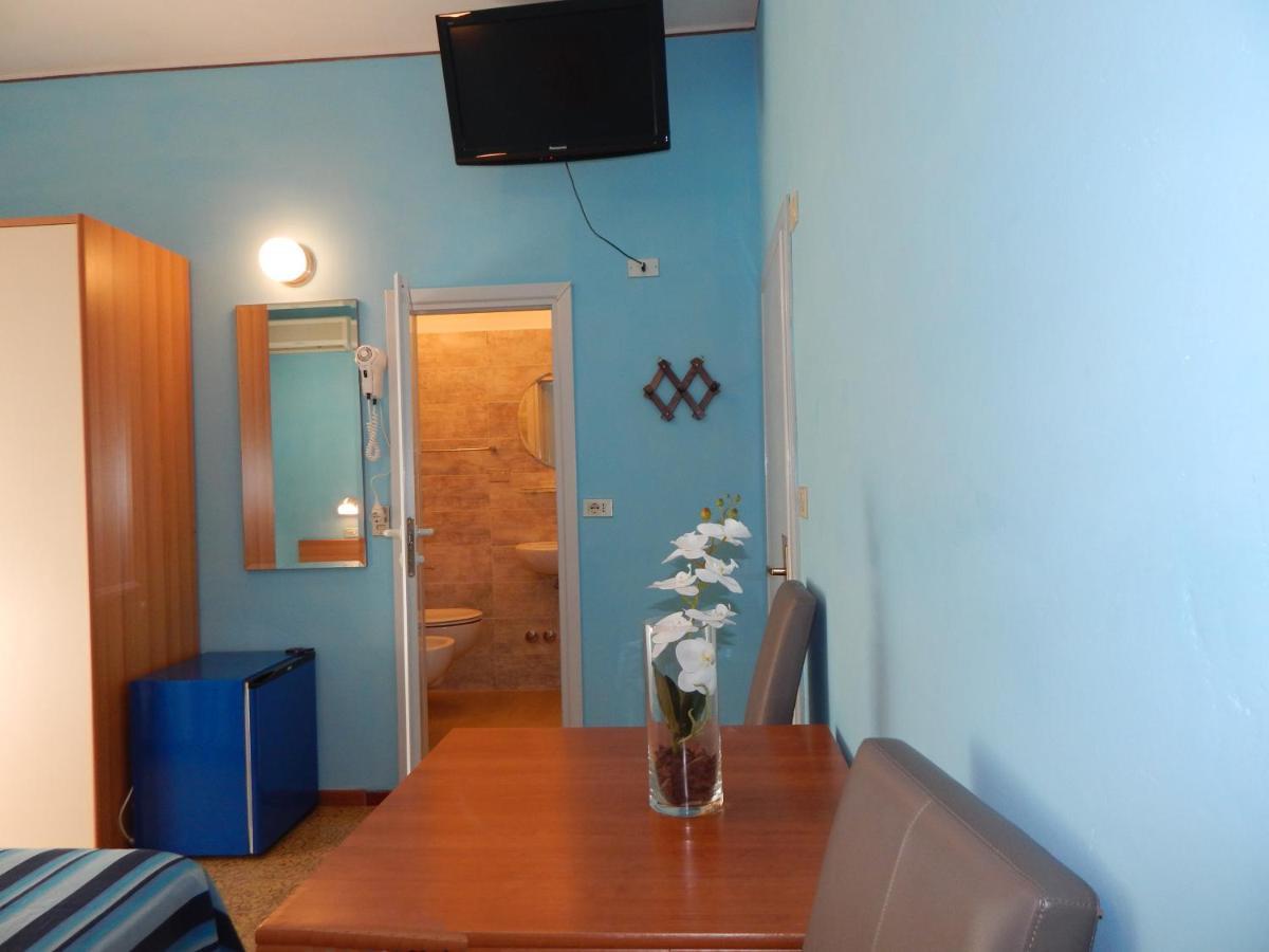 Hotel Vera Riccione Esterno foto